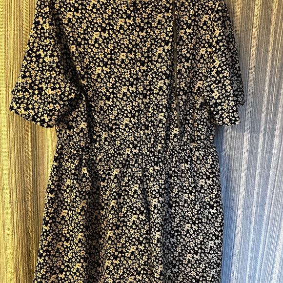 ARULA - Tallulah Floral Romper - Picture 4 of 5